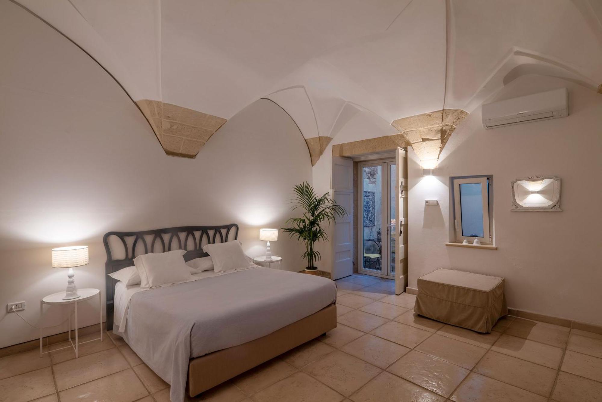 Corte Dei Romiti Apartment - Lecce Selection מראה חיצוני תמונה